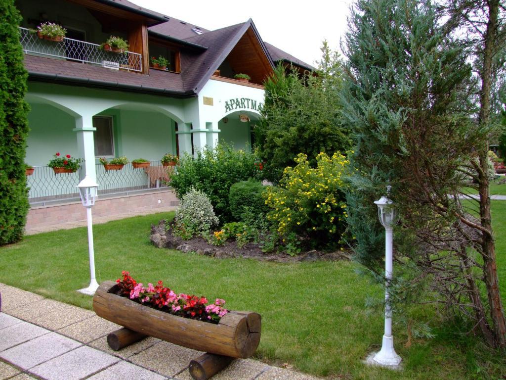 Rajna Apartmanhaz Богач Экстерьер фото