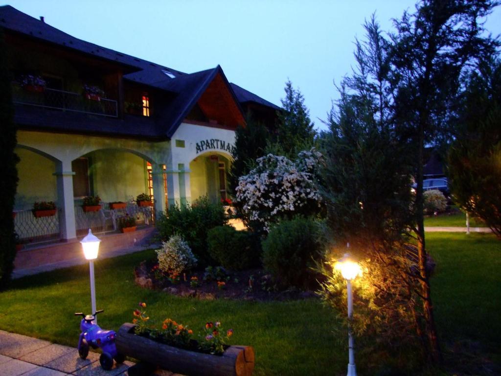 Rajna Apartmanhaz Богач Экстерьер фото