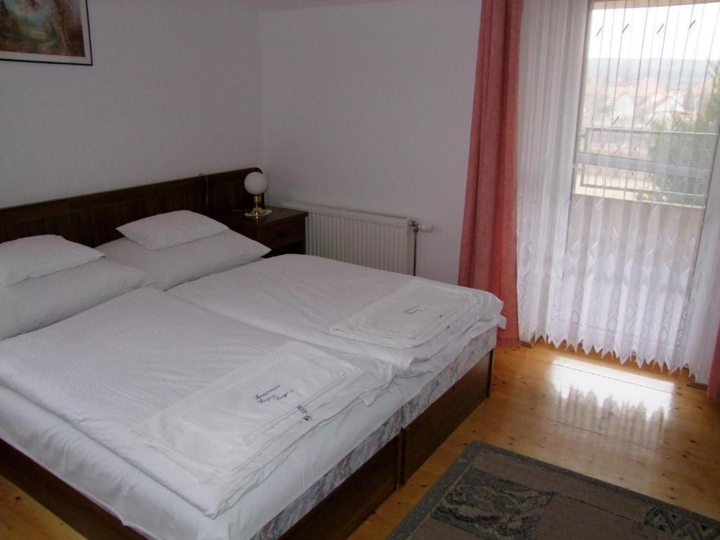 Rajna Apartmanhaz Богач Номер фото